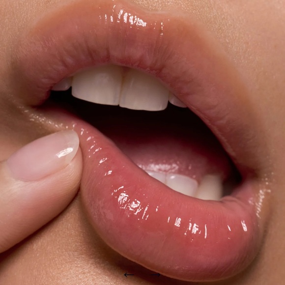 Summer Fridays - Lip Butter Balm Vanilla Beige - Picture 2 of 5